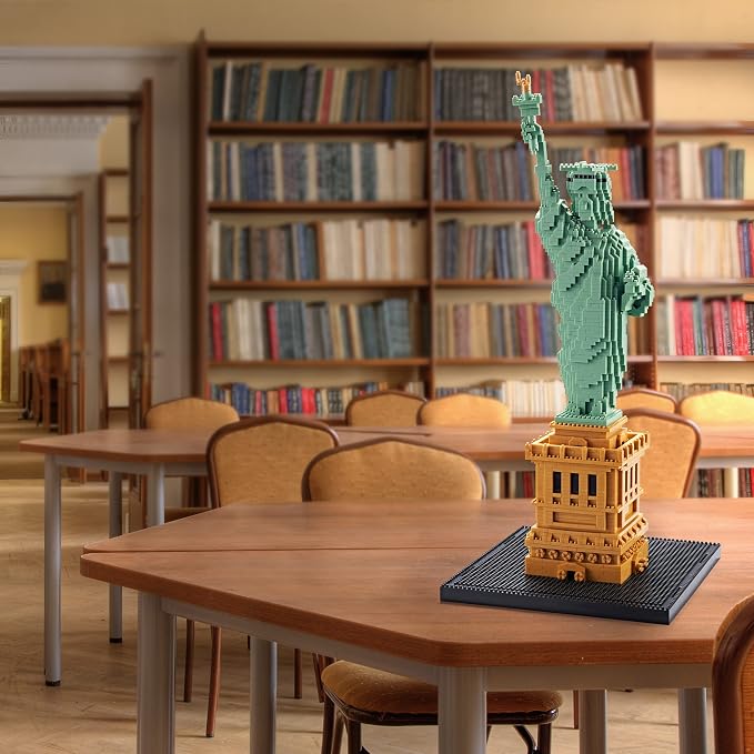 KLMEi Statue of Liberty Micro Blocks Building Sets Mini Bricks Building for Adults, New York Famous Landmark Architectural Model Toys for Kids Age of 14+ 2810 PCS