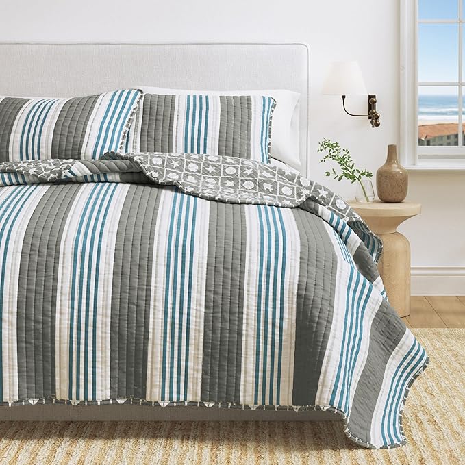 Great Bay Home Coastal Quilt Set - 3-Piece King/California King Size Stripe Bedding Set - Lightweight, All-Season, Reversible Bedspread (Coastal Stripe)