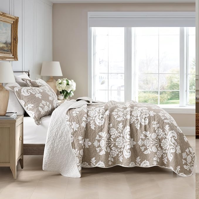 King Size Bedding Set - 3-Piece Lightweight Reversible Quilt Set in Cotton, Farmhouse Floral, Khaki, for All Seasons