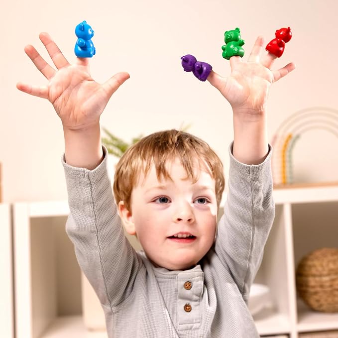 OOLY Cuddly Cubs Bear Finger Crayons for Toddlers - Set of 6 Bear Shaped Crayons, 6 Colors, Easy Grip, Non-Toxic, Ages 3+
