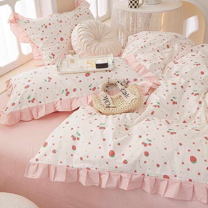 Strawberry Print Comforter Set Pink White Ruffled Bedding Comforter Full Size Soft Fluffy Floral Bedding Set Kawaii Strawberry Fruit Comforter Set for Kids Girls Lightweight and Cozy for All Seasons