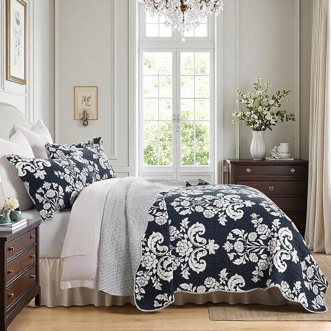 Quilt Queen Size, 100% Cotton Navy Blue Quilt Set Lightweight Quilted Bedspread, Navy Blue White Floral Pattern Farmhouse Reversible Queen Quilt Bedding Set for All Season,3-Piece