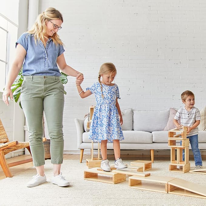 ECR4Kids Blocks and Arches Wooden Stacking Playset, Montessori Toys, Natural, 18-Piece