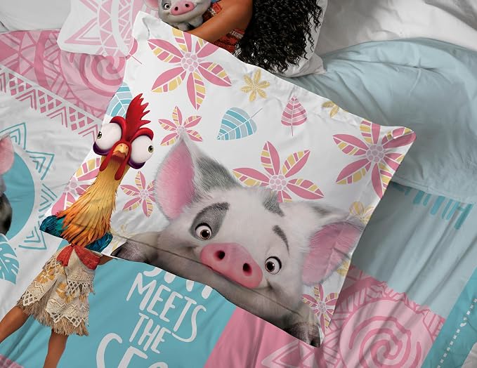 Jay Franco Disney Moana Queen Comforter Set â€“ Tropical Patchwork 7 Piece Bedding Features Pua and HEI HEI - Includes Sheet Set & Pillow Covers - Super Soft Kids Microfiber Bed Set
