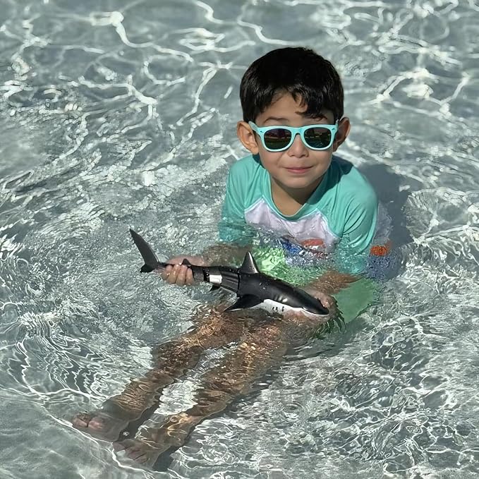 2.4Ghz RC Pool Toys Remote Control Shark for Boys Kids, Highly Realistic Shark Pool Toys for Kids, RC Boat Outdoor Water Toy with Light and Spray Water for Boys Girls Ages 6+ (with 2 Batteries)
