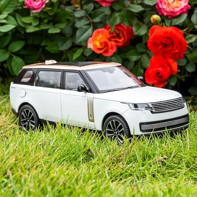 TGRCM-CZ 1:24 Range Rover Die-cast Model Vehicle with Sound & Light, Off-Road Vehicle with Pull Back Function & Openable Doors - Realistic Details for Collectors & Gifts White