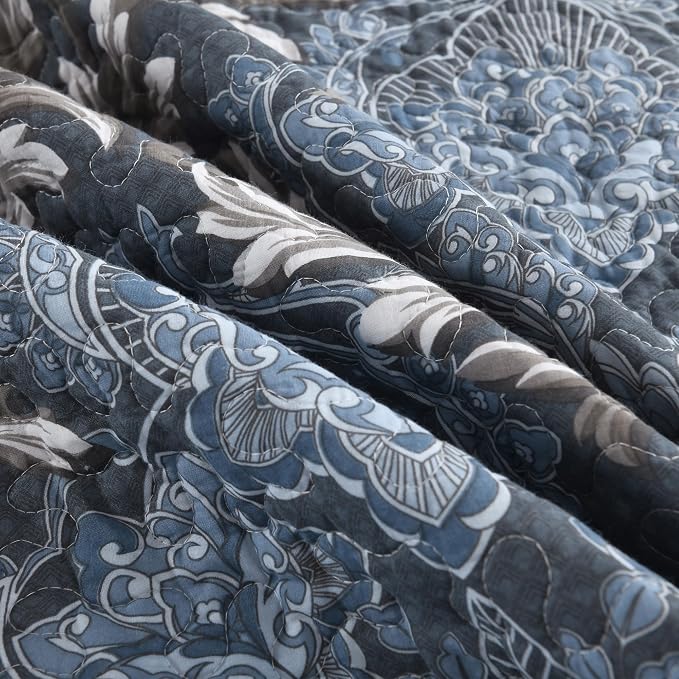 100% Cotton Classic Damask Reversible King Size Quilt Set, Blue & White | Traditional Elegant, Floral Pattern, King Quilt with Shams, Lightweight, Scrollwork, 3 Piece Bedspread, All Season, 106"x98"