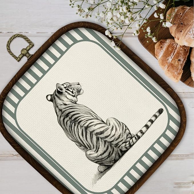 WULQYING Vintage Sitting Tiger Wall Art Decor, Retro Animal Theme Square Framed Canvas Art Prints, Modern Tiger Gifts Wall Hanging Decor for Gallery Home Living Room Apartment, 5.7x6.5 Inches