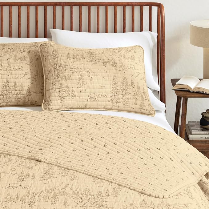 Great Bay Home Lodge Quilt Set - 3-Piece Full/Queen Size Rustic Bedding Set - Lightweight, All-Season, Reversible Bedspread (Bear Mountain Scene)