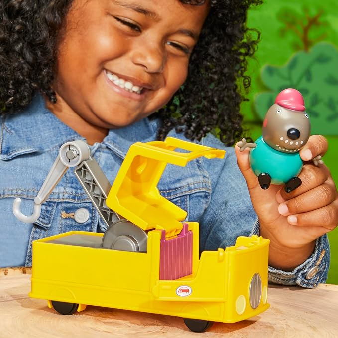 Peppa Pig Granddad Dog's Tow Truck Construction Vehicle and Figure Set, Preschool Toys for Boys and Girls 3 Years and Up