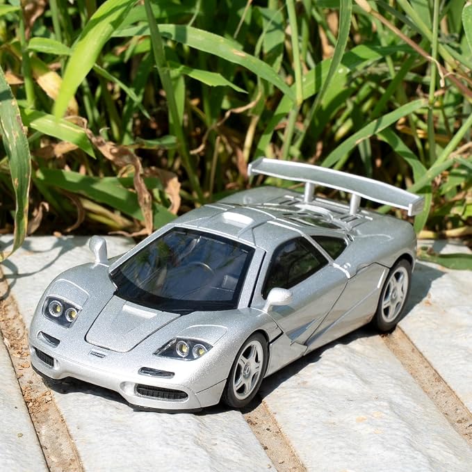 1/32 Car Model Compatible for Collectible McLaren F1 Supercar Diecast Toy Car, Zinc Alloy Pull Back Vehicles Toy with Sound and Light for Adult Boys Girls 3 4 5 6 7 8 Silver