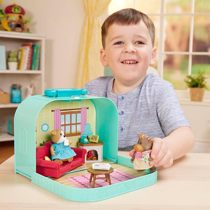 Li'l Woodzeez – Living Room Playset with Furniture & Accessories – Compact Travel Suitcase, Portable Dollhouse Playset for Imaginative Pretend Play – Miniature Toy Set for 3+ Years