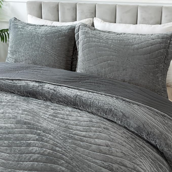 HoneiLife Velvet Quilt Sets Queen - Lightweight Bedspreads 3-Pieces, Wavy Coverlets Rustic Bed Cover Queen Quilt Bedding Sets for All Season Use, Grey