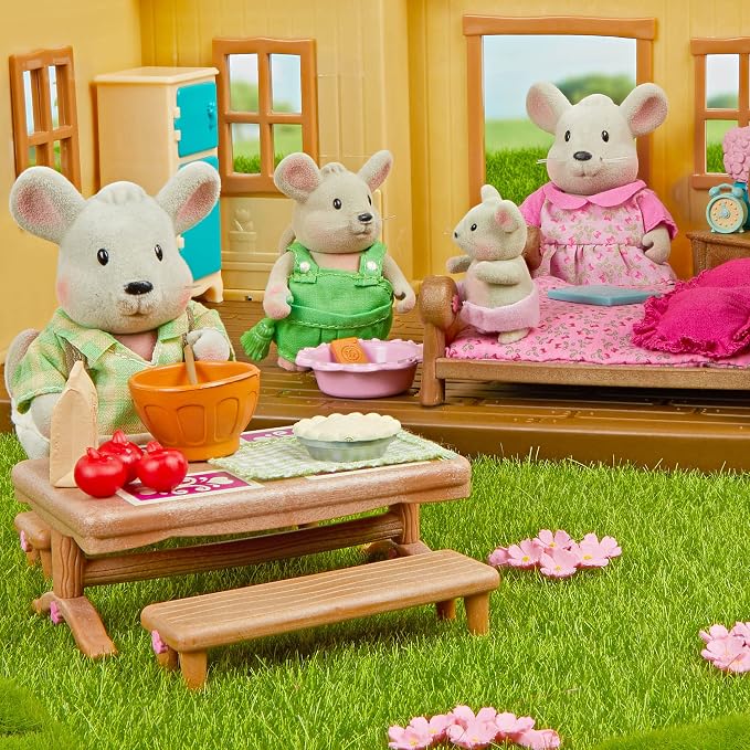 Li'l Woodzeez – Bedroom & Dining Playset with 2 Characters, Dollhouse Furniture Set, Toy Bedroom & Kitchen Playset with Animal Figurines, 3+ Years