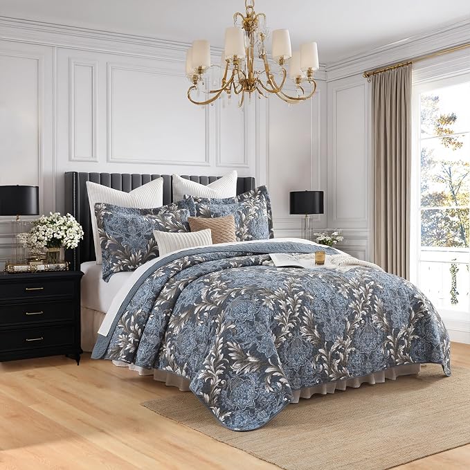 100% Cotton Classic Damask Reversible King Size Quilt Set, Blue & White | Traditional Elegant, Floral Pattern, King Quilt with Shams, Lightweight, Scrollwork, 3 Piece Bedspread, All Season, 106"x98"