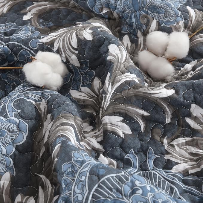 100% Cotton Classic Damask Reversible King Size Quilt Set, Blue & White | Traditional Elegant, Floral Pattern, King Quilt with Shams, Lightweight, Scrollwork, 3 Piece Bedspread, All Season, 106"x98"
