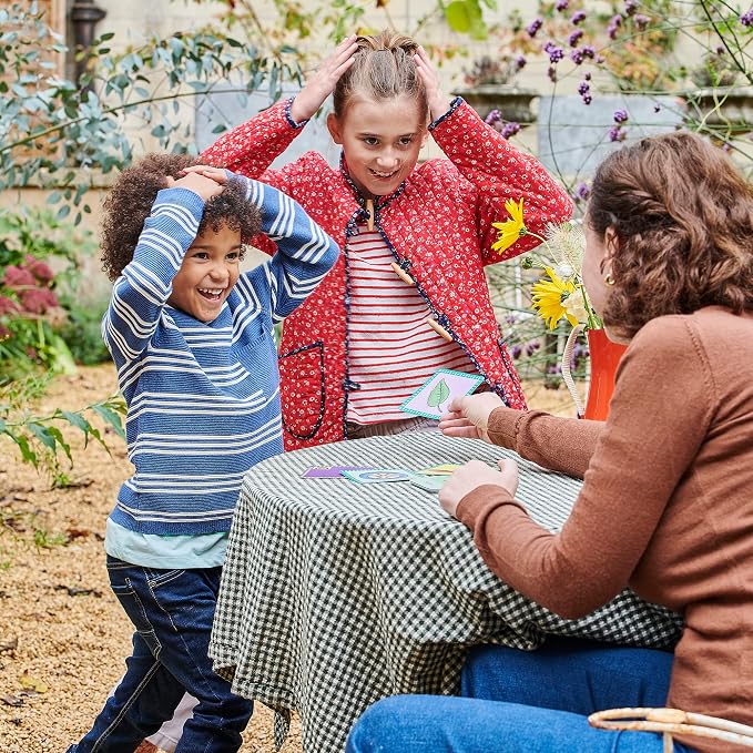 eeBoo Scavenger Hunt Outdoors Game, 50 Cards, Ages 3+