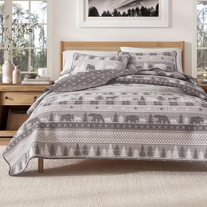 Great Bay Home Lodge Quilt Set - 2-Piece Twin/Twin XL Size Rustic Bedding Set - Lightweight, All-Season, Reversible Bedspread (Rustic Landscape Grey)