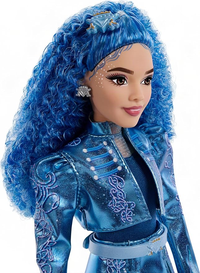 Mattel Disney Descendants: Wicked Wonderland Fashion Doll & Accessory, Princess Chloe Charming, Daughter of Cinderella with Movie-Inspired Clothing