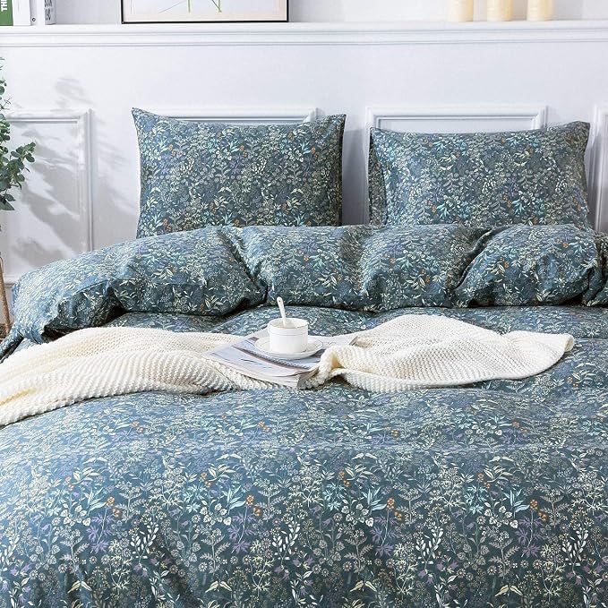 Blue Flower Comforter Full Size Comforter Set Vintage Style Floral Comforter Set for Girls Boys Garden Floral Pattern Bedding Comforter with 2 Pillowcases All Seasons Fluffy Bedding Set Full Size