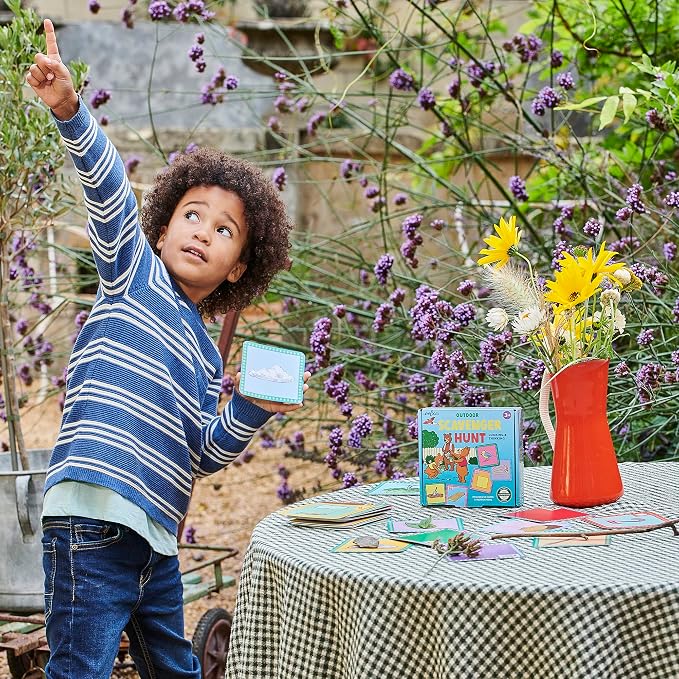 eeBoo Scavenger Hunt Outdoors Game, 50 Cards, Ages 3+