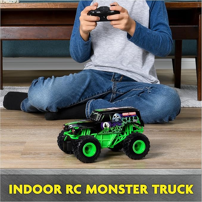 Monster Jam Official Grave Digger Remote Control Monster Truck, 1:24 Scale, 2.4 GHz, for Ages 4 and Up